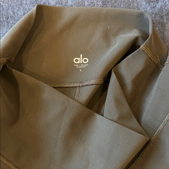 Alo Reform Leggings - Picture 3 of 6